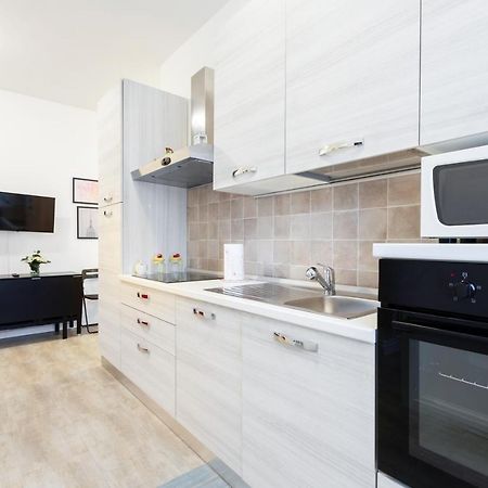 Renovated Flat Subway Yellow Line Milaan Buitenkant foto