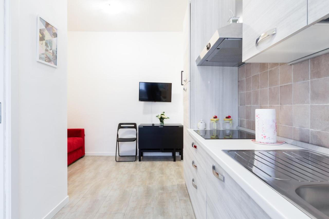 Renovated Flat Subway Yellow Line Milaan Buitenkant foto