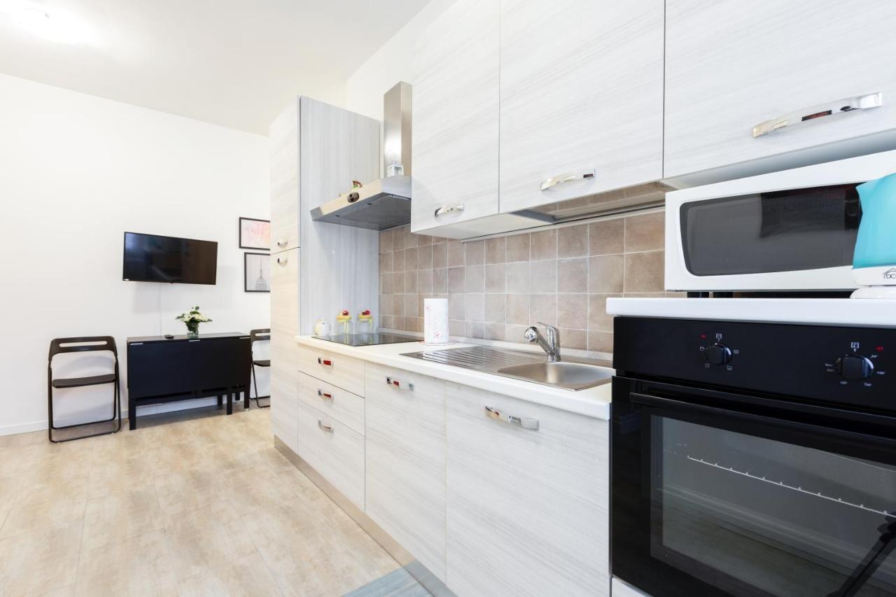 Renovated Flat Subway Yellow Line Milaan Buitenkant foto