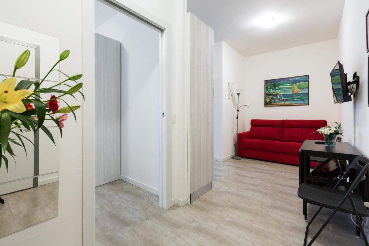 Renovated Flat Subway Yellow Line Milaan Buitenkant foto